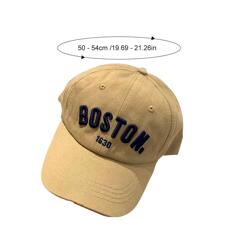Children's baseball cap with embroidered solid lettering, ideal for spring and summer, with an adjustable brim.