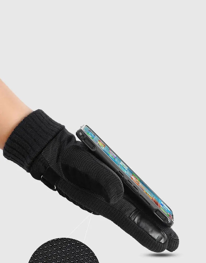 Men's winter leather gloves for cycling and motorcycling.