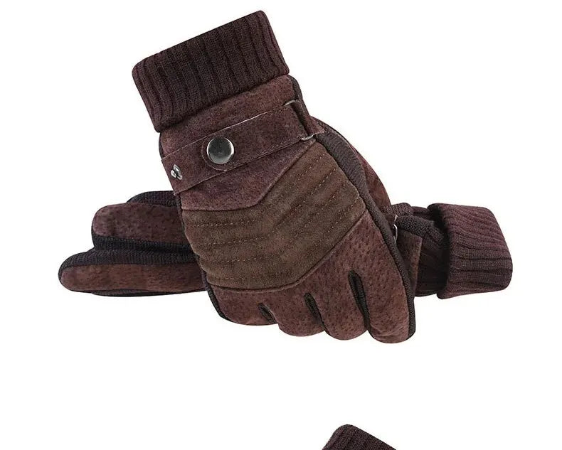 Men's winter leather gloves for cycling and motorcycling.