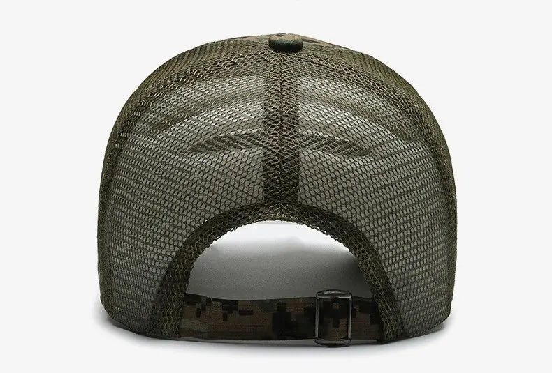 Baseball cap made of breathable mesh with embroidered details and sun protection for outdoor activities.