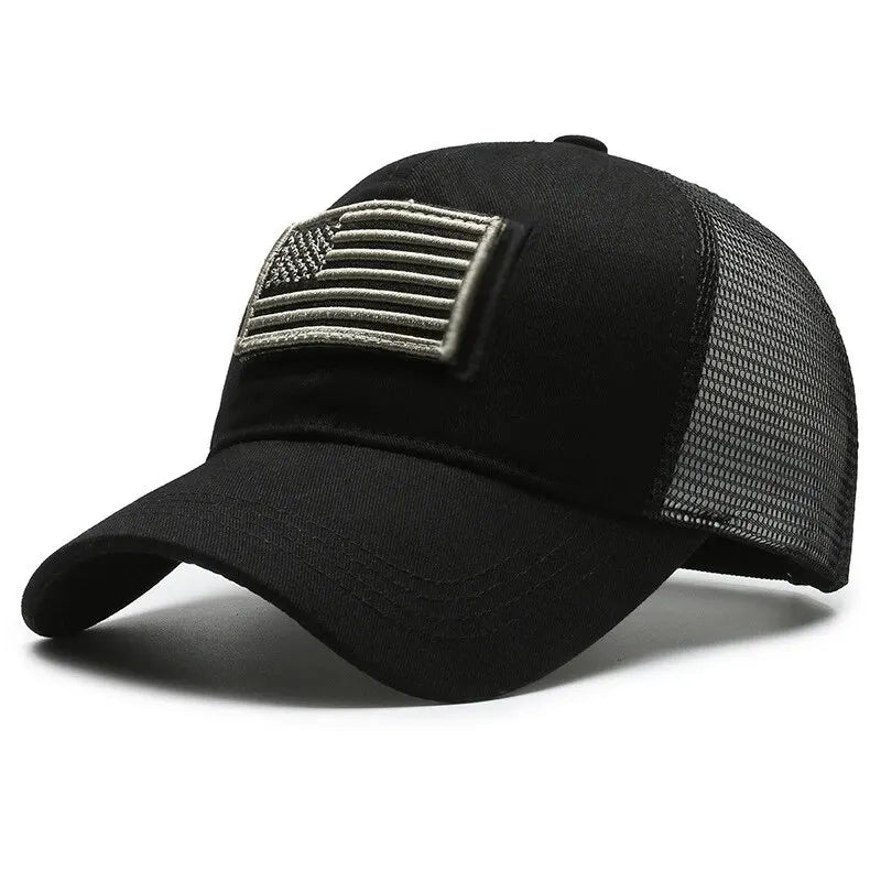Baseball cap made of breathable mesh with embroidered details and sun protection for outdoor activities.